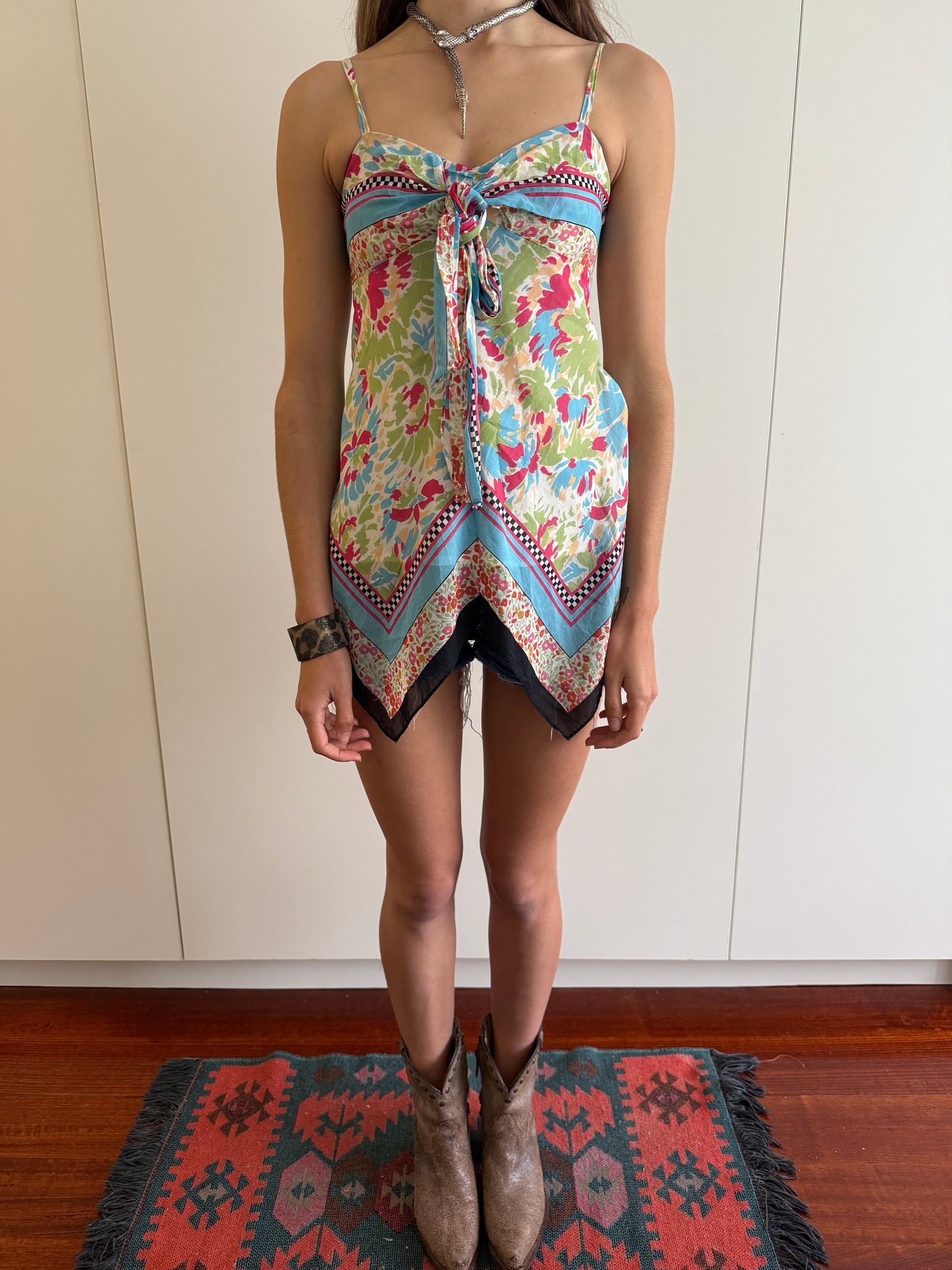 00s NICOLE MILLER HANKY HEM TOP