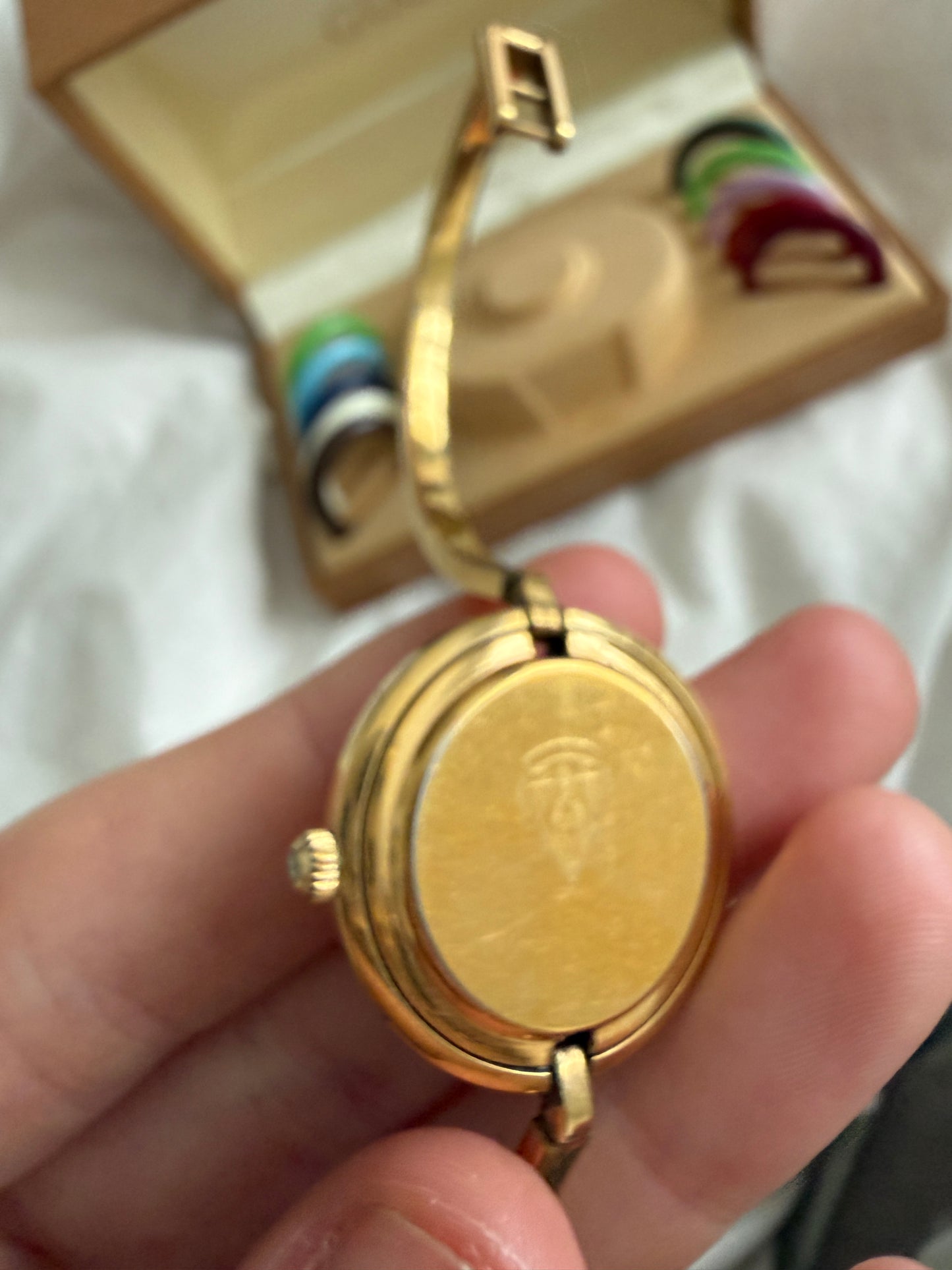 GUCCI COLOUR CHANGING BEZEL WATCH