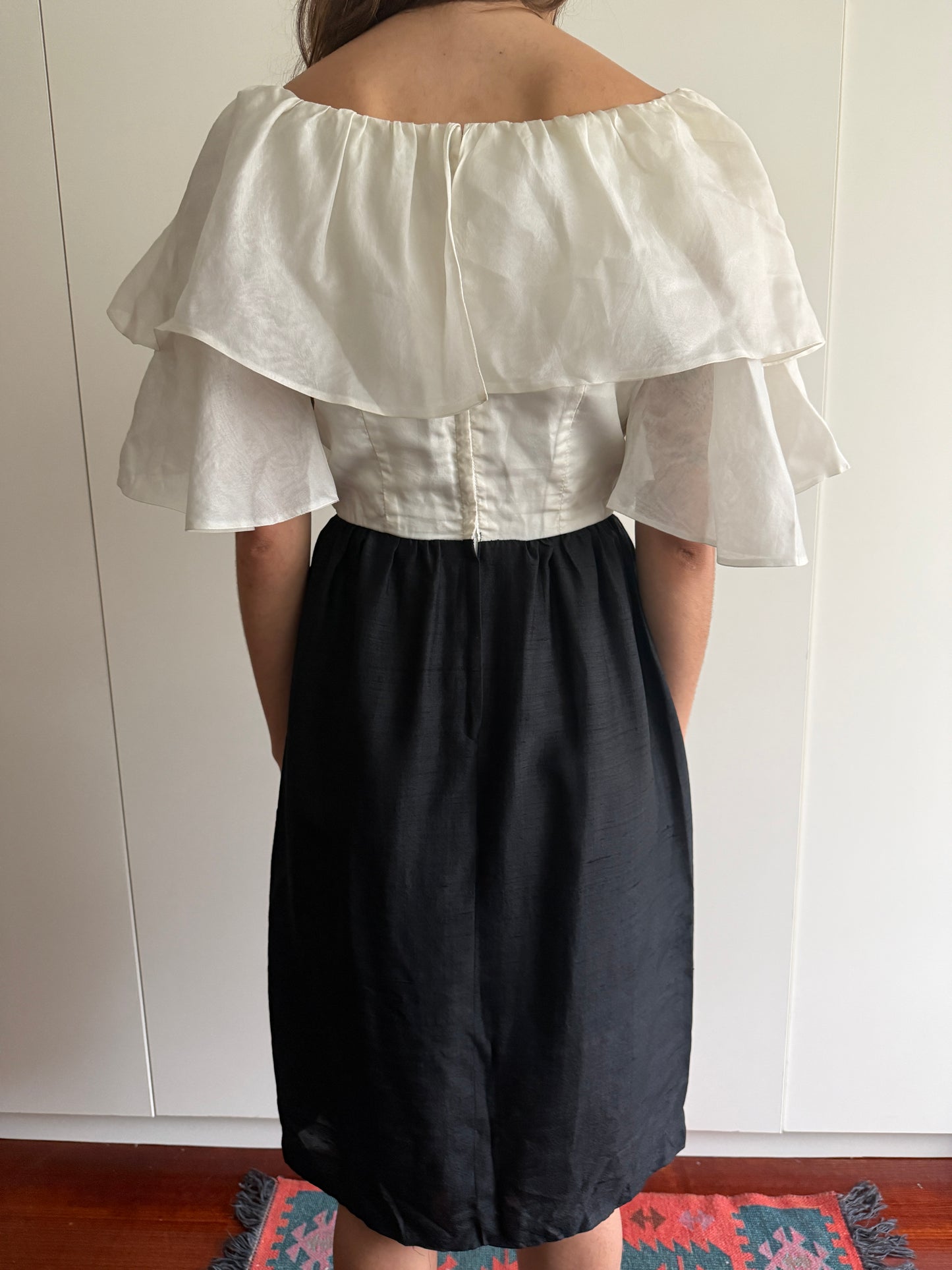 60s PURE SILK CONTRAST WIGGLE DRESS