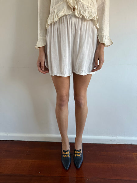 90s GHOST LONDON WHITE SHORTS